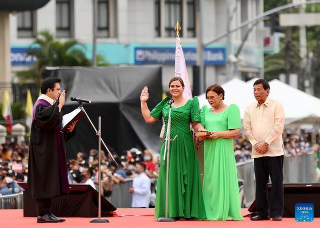 风情丨菲律宾副总统韩国第一夫人缅甸教师他们偏爱绿色衣服